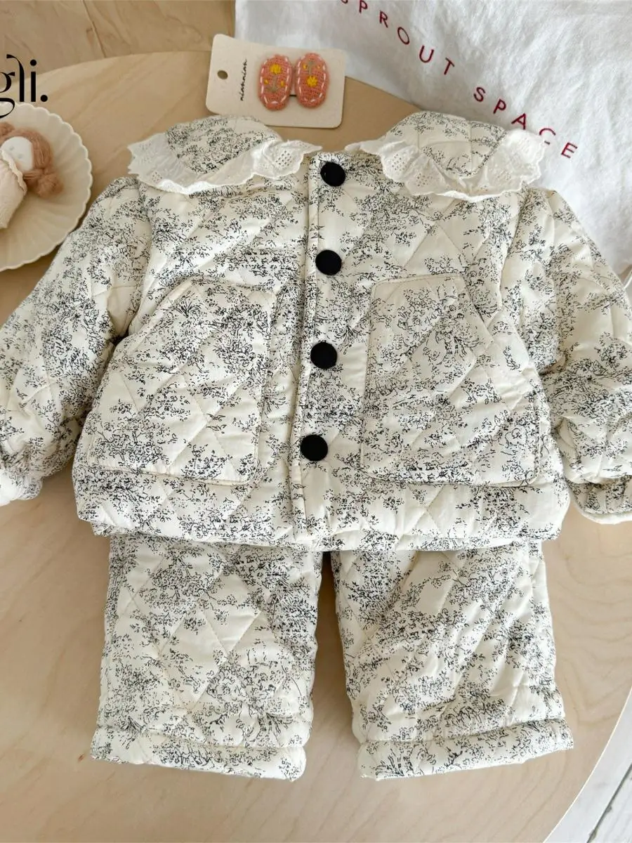 Детский домашний костюм Thiened Fce для девочек: осенне-зимний комплект с хлопковой подкладкой, длинные рукава и длинные брюки
Детский домашний костюм Thiened Fce для девочек: осенне-зимний комплект с хлопковой подкладкой, длинные рукава и длинные брюки