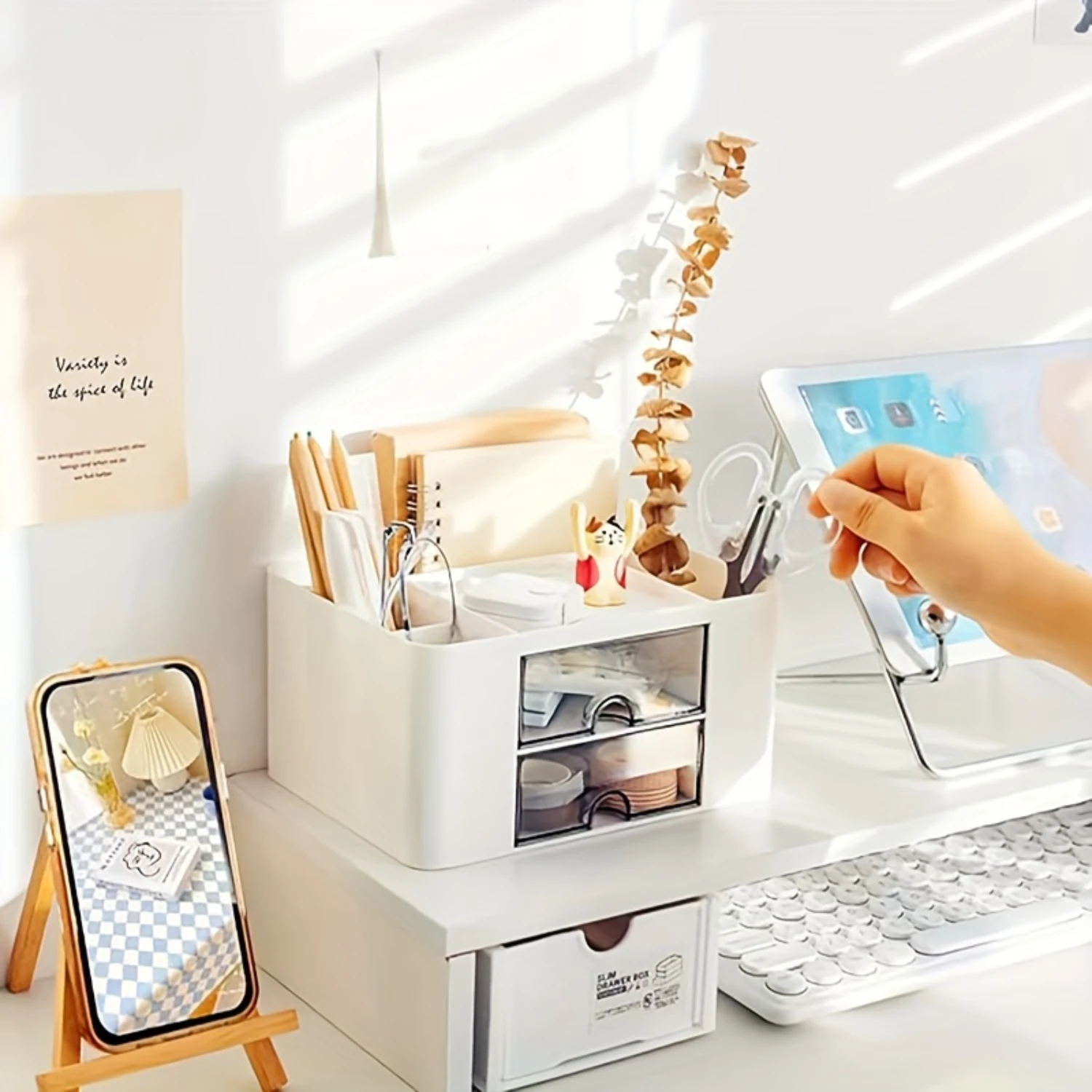 1pc Stylish Two-Tone Desk Organizer - Versatile Stationery Box for Effortless Office Organization and Aesthetic Appeal Cute box
1pc Stylish Two-Tone Desk Organizer - Versatile Stationery Box for Effortless Office Organization and Aesthetic Appeal Cute box
