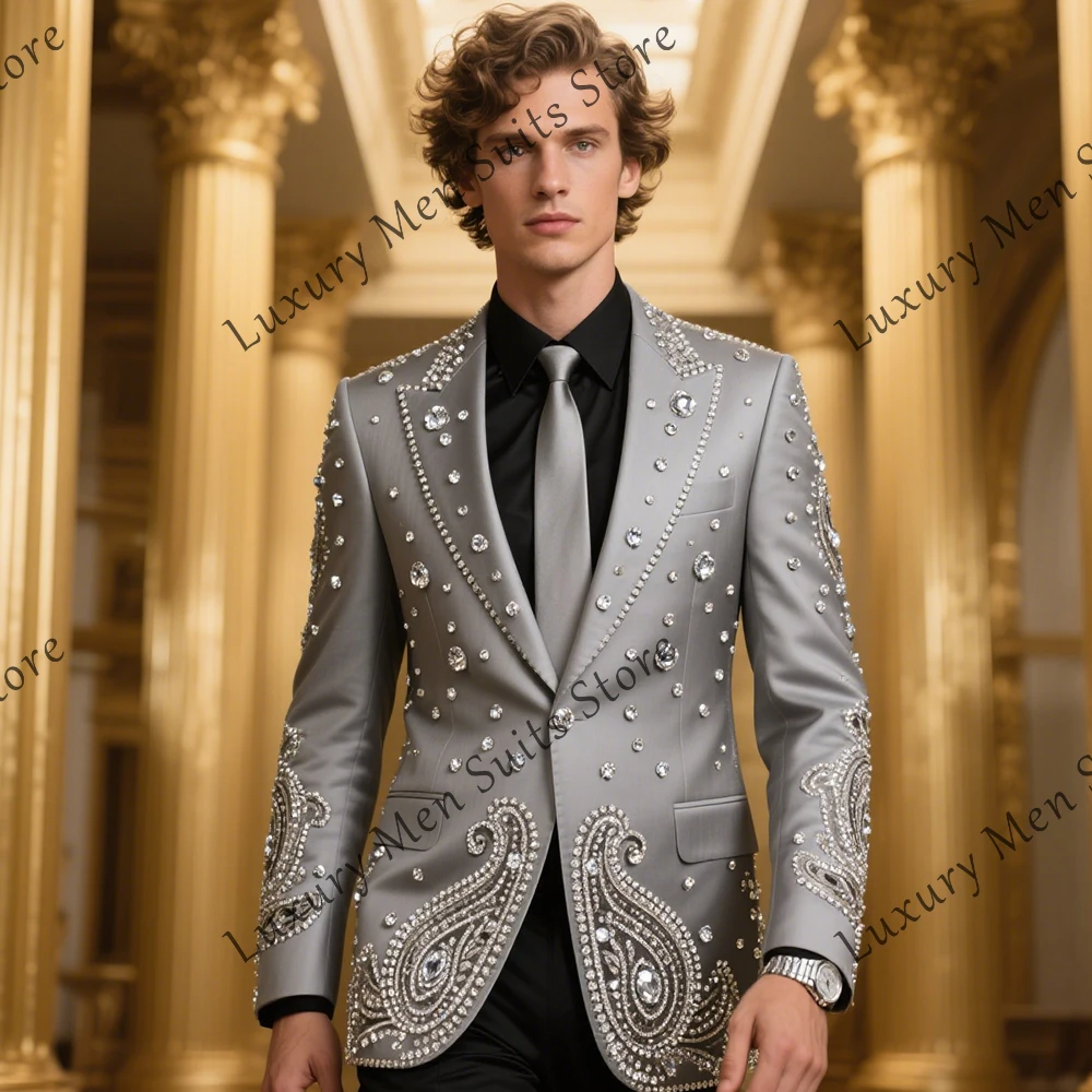 Glitter Diamond Men Suit 2 Piece Wedding Groom Rhinestone Tuxedos for Male 2025 Customized Blazer Pants terno smoking masculino 
Glitter Diamond Men Suit 2 Piece Wedding Groom Rhinestone Tuxedos for Male 2025 Customized Blazer Pants terno smoking masculino