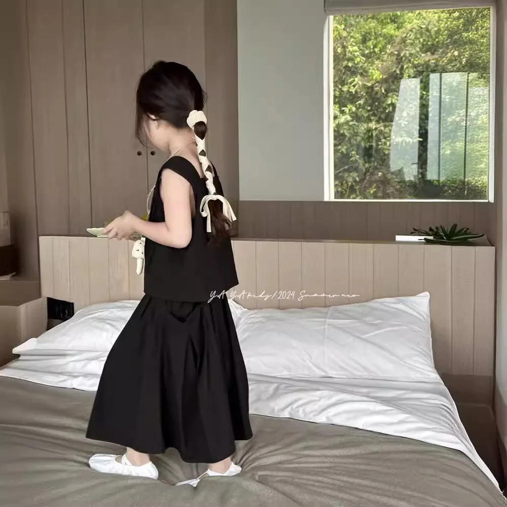 Girls Set 2024 Summer New Korean Children Black Suspender Top Large Skirt Hem Long Skirt Two Piece Set Kids Clothes
Girls Set 2024 Summer New Korean Children Black Suspender Top Large Skirt Hem Long Skirt Two Piece Set Kids Clothes