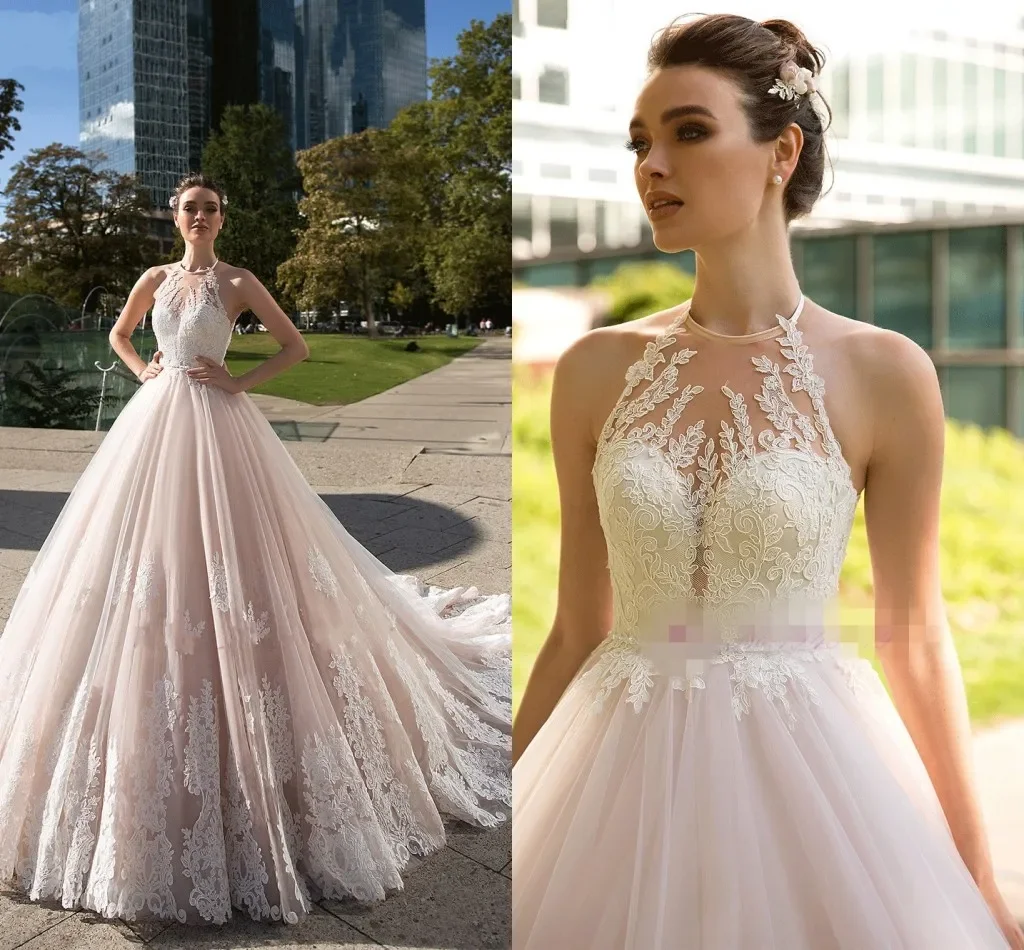Customized Luxurious And Elegant Princess Wedding Dress Chiffon Applique Sexy Backless Bohemian And Local Bridal Dress Plus Size
Customized Luxurious And Elegant Princess Wedding Dress Chiffon Applique Sexy Backless Bohemian And Local Bridal Dress Plus Size