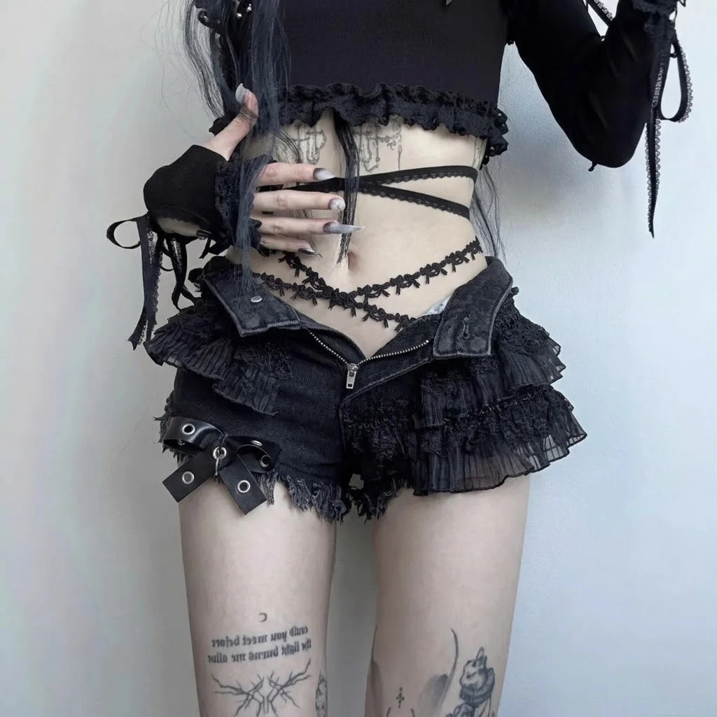 Goth Punk Shorts Women Zip Tiered Ruffle Lace Trim Side Strap Eyelet Detail Low Waist American Retro Y2K Streetwear Bottoms
Goth Punk Shorts Women Zip Tiered Ruffle Lace Trim Side Strap Eyelet Detail Low Waist American Retro Y2K Streetwear Bottoms