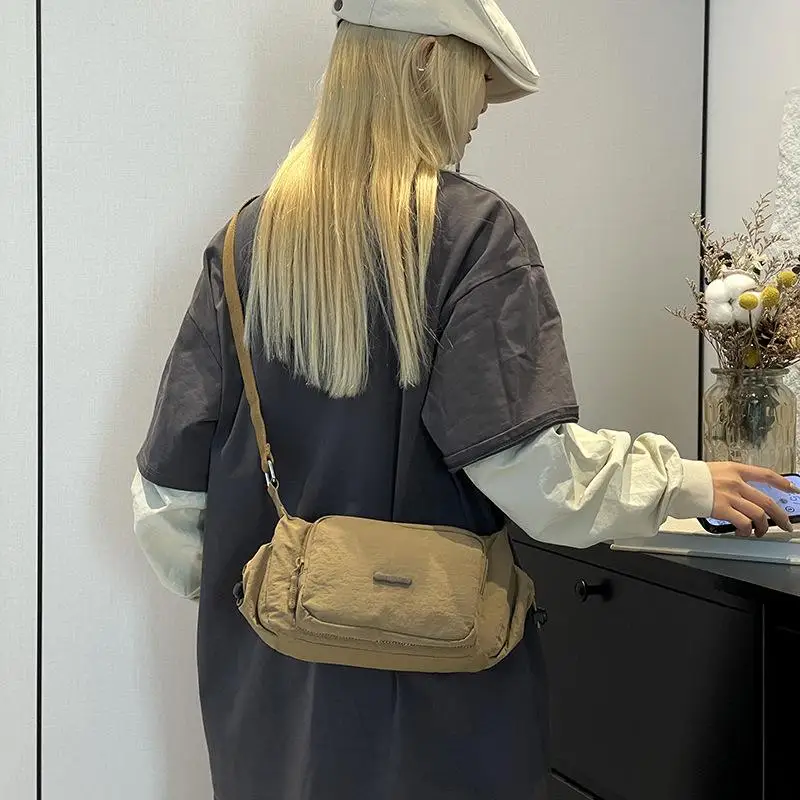 AS831 Autumn Women's Casual Commuter Versatile Messenger Bag Simple and Stylish Large Capacity Shoulder Bag 2025 New
AS831 Autumn Women's Casual Commuter Versatile Messenger Bag Simple and Stylish Large Capacity Shoulder Bag 2025 New