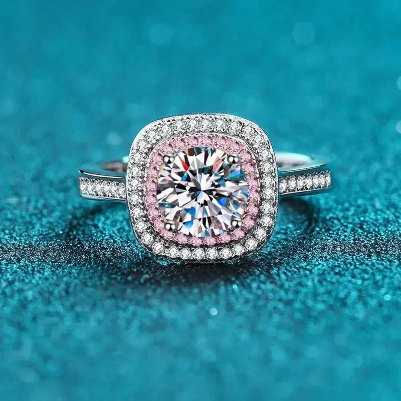 18K White Gold Square Bag Women's Ring Moissanite Ring Fashionable Atmosphere Ring PT950 Platinum 1 Carat Rings Type
18K White Gold Square Bag Women's Ring Moissanite Ring Fashionable Atmosphere Ring PT950 Platinum 1 Carat Rings Type
