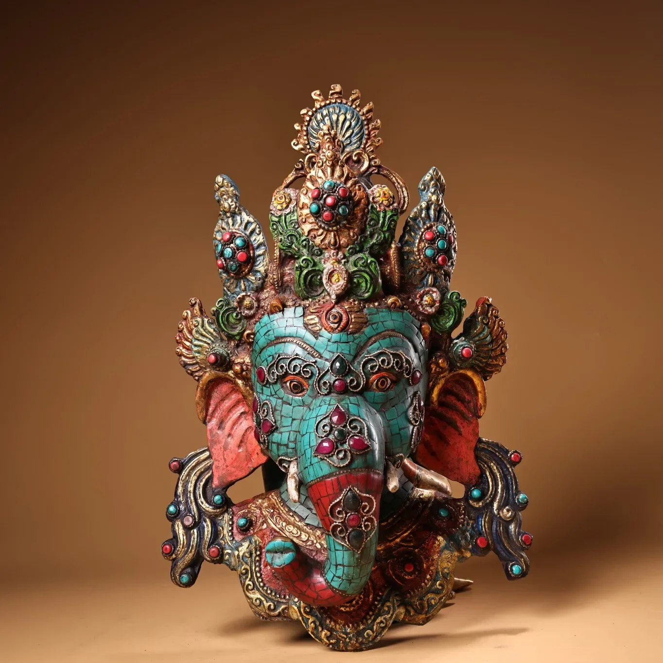 14"Tibetan Temple Collection Old Bronze Outline in gold Mosaic Gem Turquoise Ganesha Buddha Elephant Head Mask Worship Hall
14"Tibetan Temple Collection Old Bronze Outline in gold Mosaic Gem Turquoise Ganesha Buddha Elephant Head Mask Worship Hall