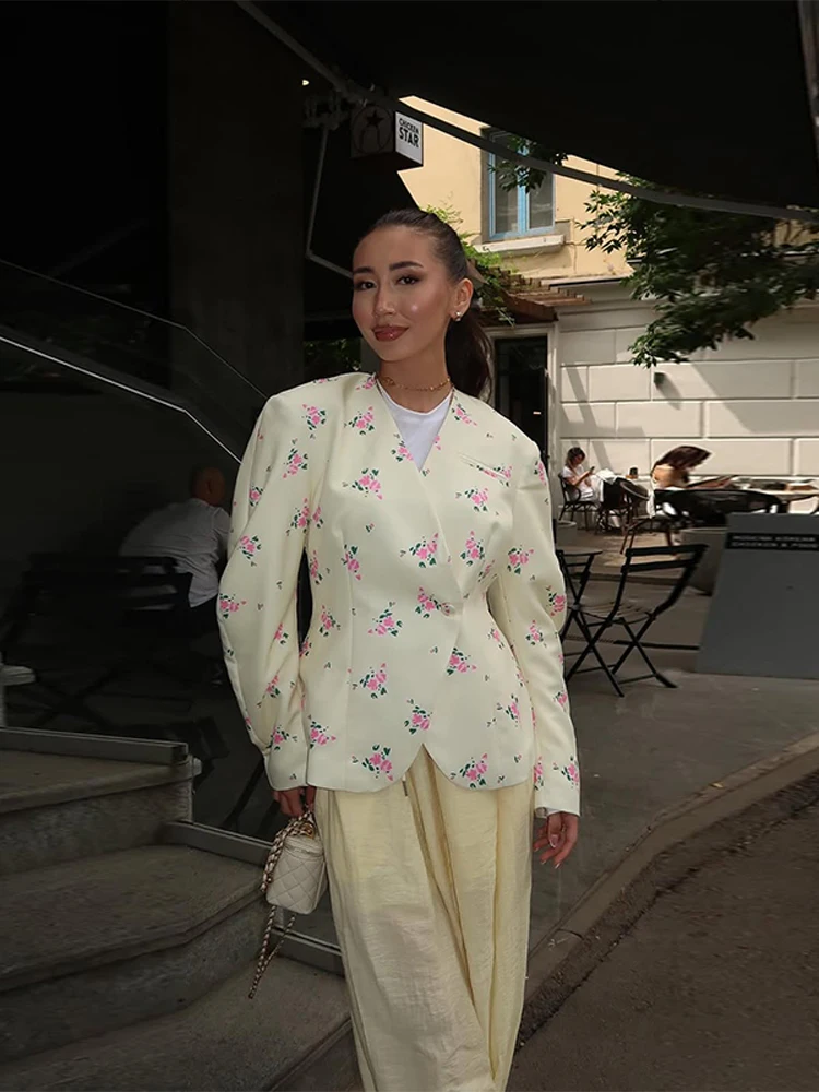 Flower Printed Women 's Blazers Jacket Chic V-neck Full Sleeve Short Coats Female Early Autumn Fashion High Street Lady Outwears
Flower Printed Women 's Blazers Jacket Chic V-neck Full Sleeve Short Coats Female Early Autumn Fashion High Street Lady Outwears