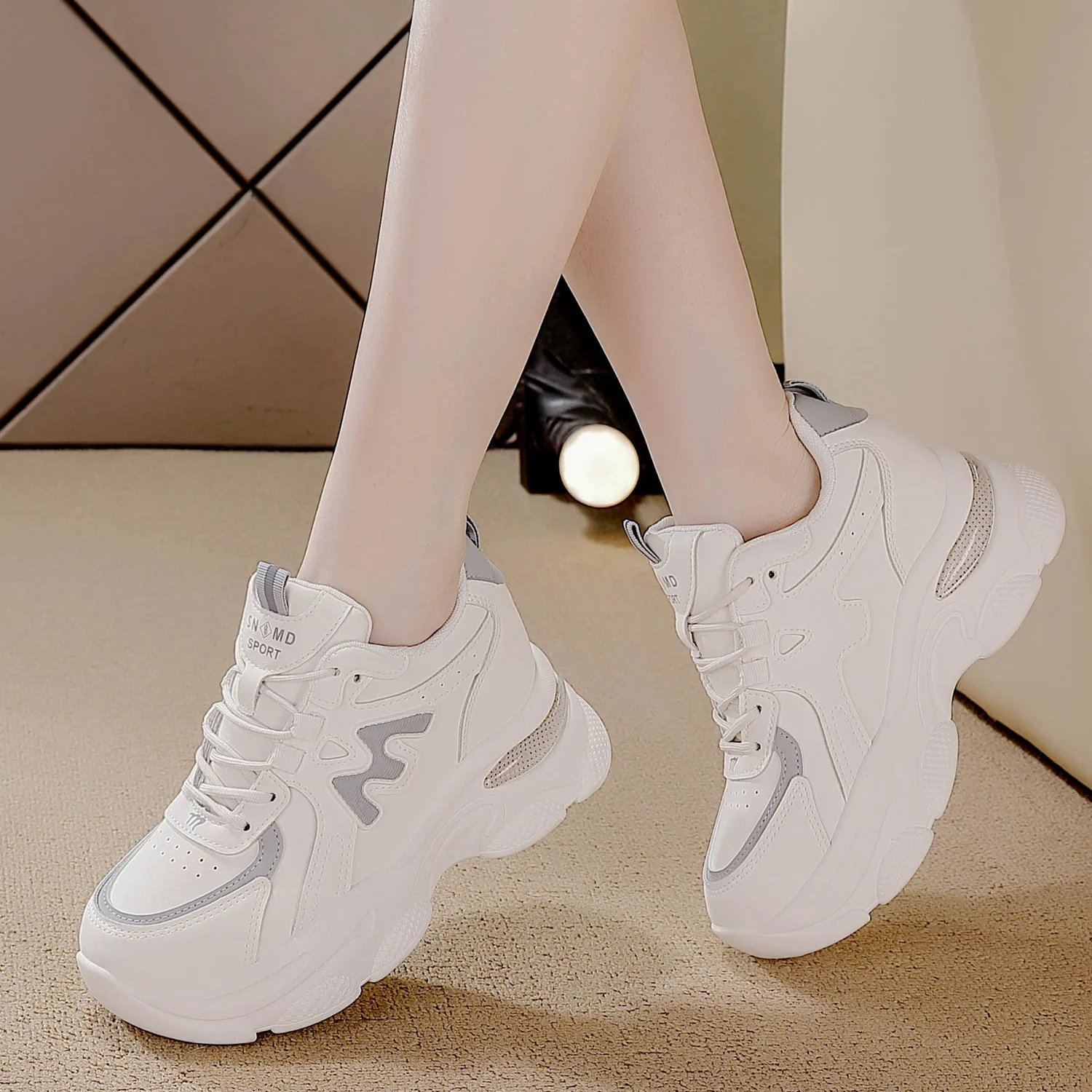 Women's Height Increasing Chunky Sneakers Lightweight Soft Sole Fashion Casual Shoes Female Spring Autumn Platform Shoes Woman
Women's Height Increasing Chunky Sneakers Lightweight Soft Sole Fashion Casual Shoes Female Spring Autumn Platform Shoes Woman
