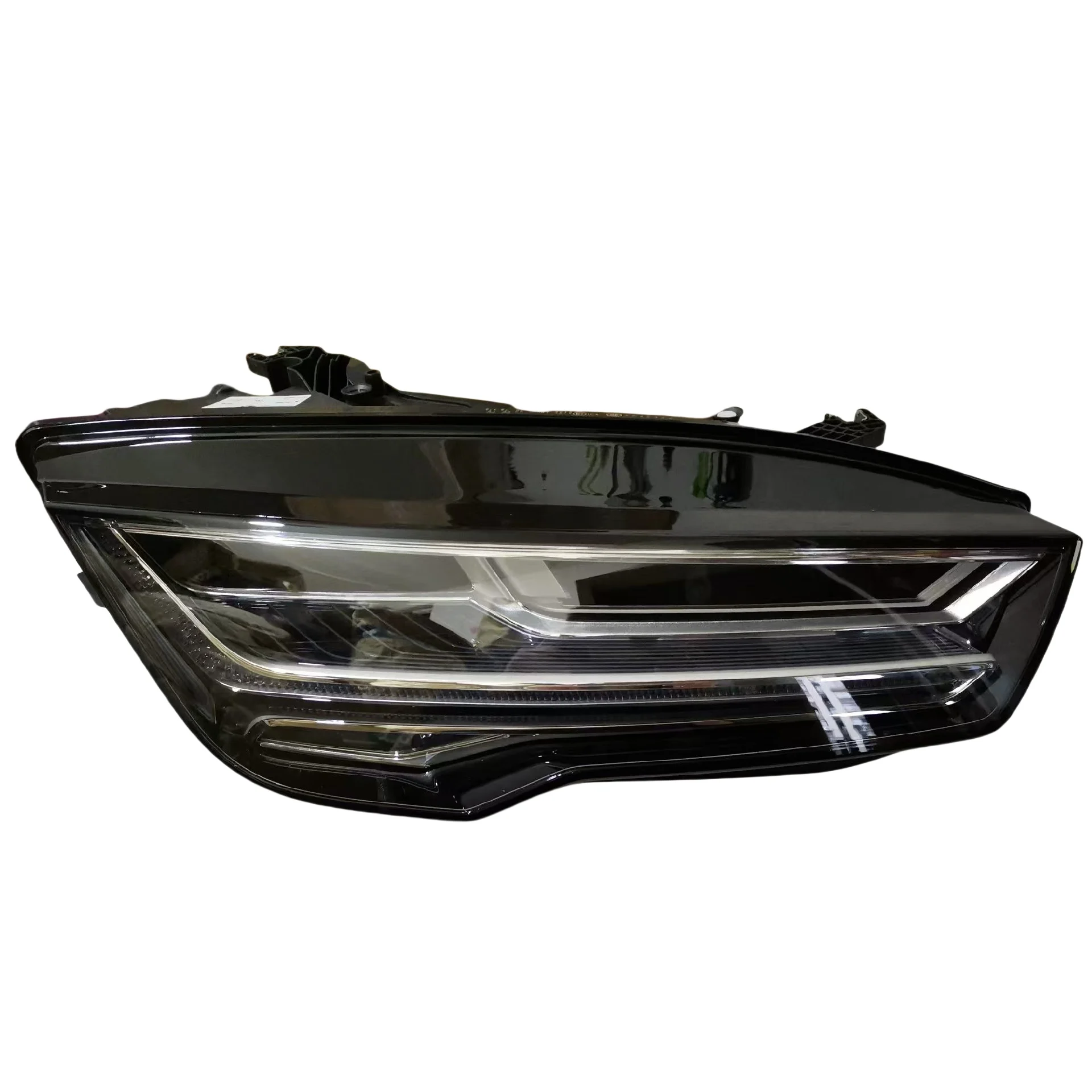 Suitable for Audi A7 LED matrix headlights 2016-2018 high-quality lighting system headlights 4G8941783, 4G8941784
Suitable for Audi A7 LED matrix headlights 2016-2018 high-quality lighting system headlights 4G8941783, 4G8941784