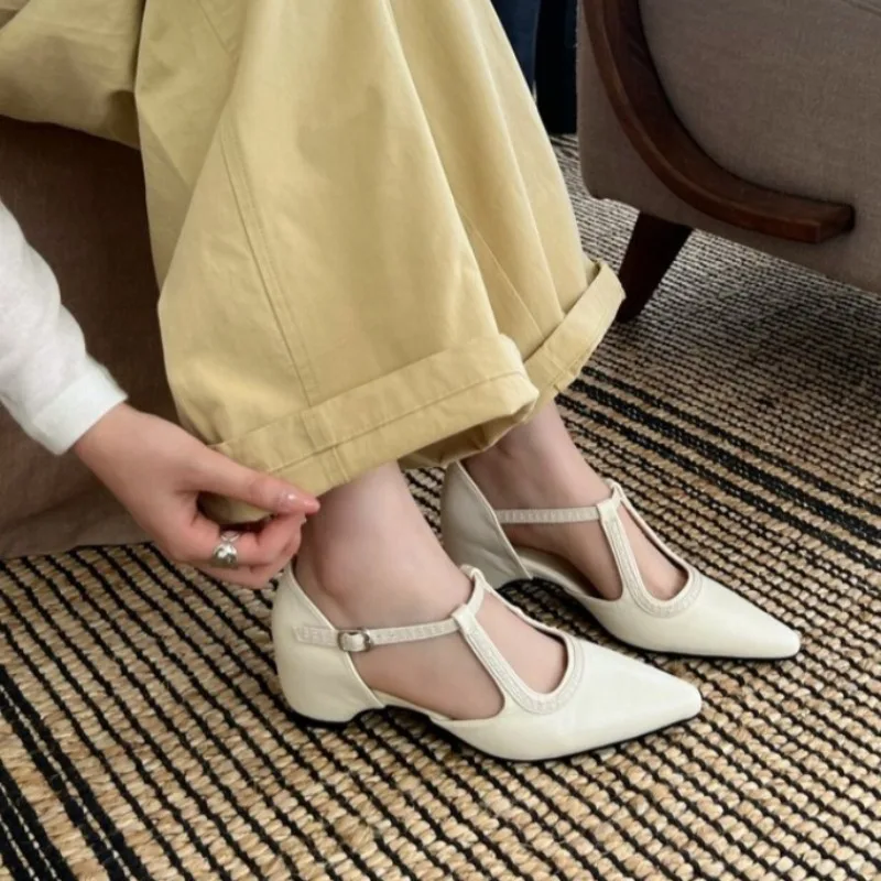 French Pointed-toe Shoes Women's 2026 Spring New Kitten Heel Shallow Single Shoe Temperament
French Pointed-toe Shoes Women's 2026 Spring New Kitten Heel Shallow Single Shoe Temperament