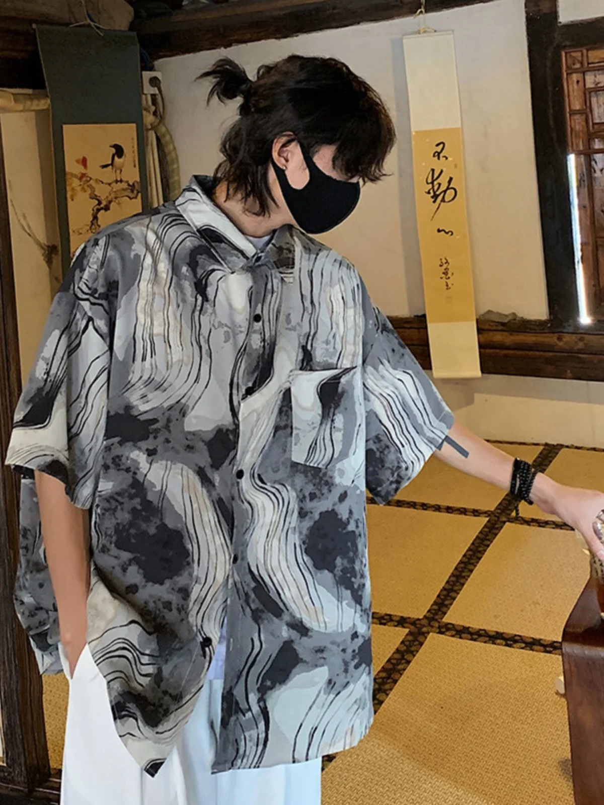 Ice Silk ort Sve irt Men's Summer Thin Hanging Sense Print Casual irt Large Size Loose f Sve Outerwear
Ice Silk ort Sve irt Men's Summer Thin Hanging Sense Print Casual irt Large Size Loose f Sve Outerwear