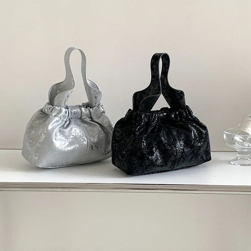 2024New Satin Surface New Style Pleated Cloud Bag Fashionable All-Match Color Handbag Girls' Bags
2024New Satin Surface New Style Pleated Cloud Bag Fashionable All-Match Color Handbag Girls' Bags