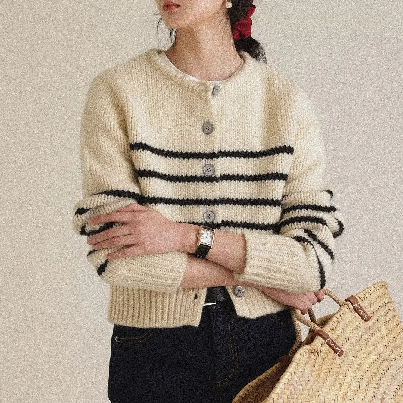 HOUZHOU Striped Knitted Cardigan Women Autumn Winter Old Money Long Sleeve O-neck Vintage Sweater Cardigan Coat Female Cárdigans
HOUZHOU Striped Knitted Cardigan Women Autumn Winter Old Money Long Sleeve O-neck Vintage Sweater Cardigan Coat Female Cárdigans
