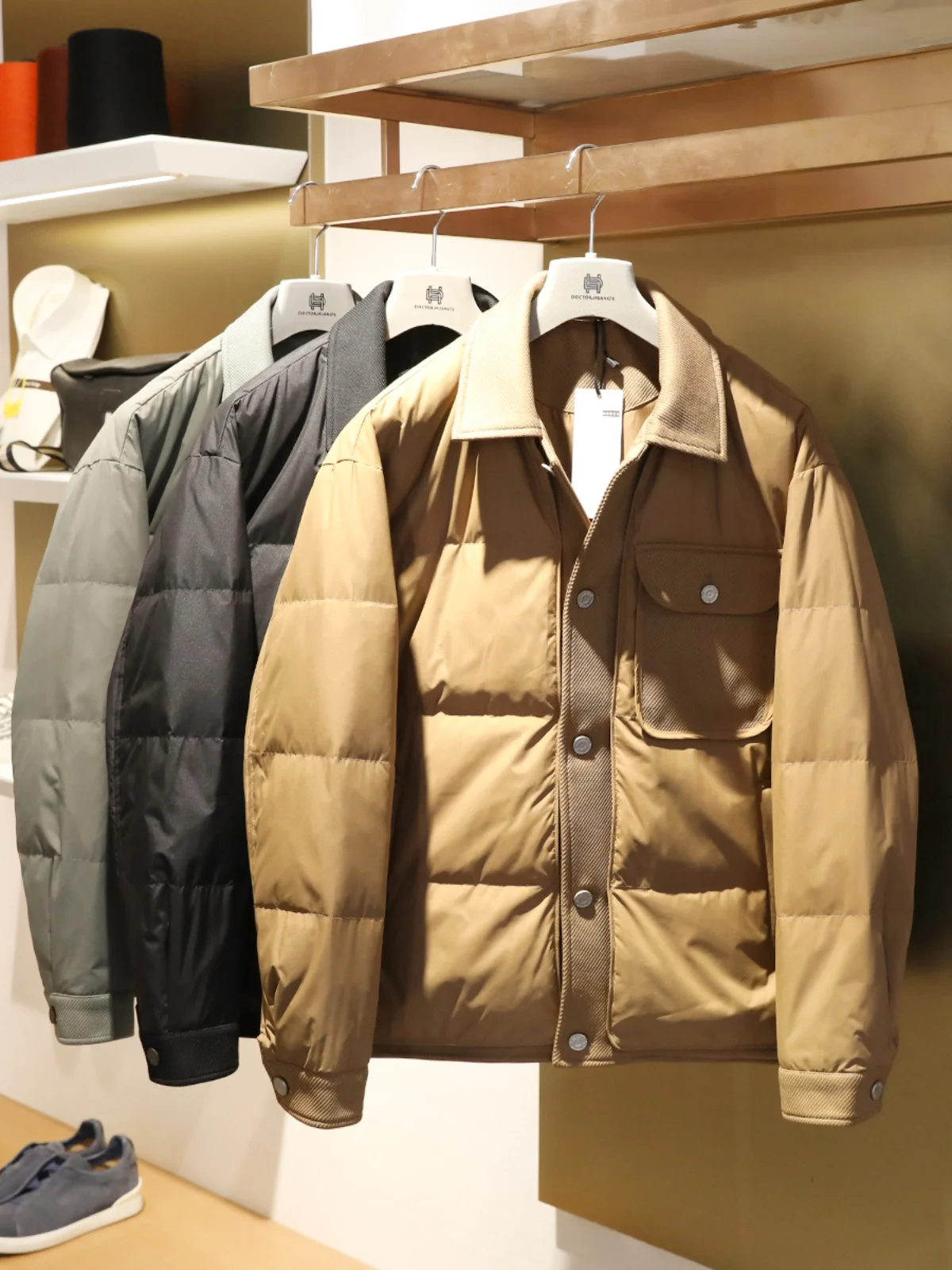 Lightweight Men's down Jaet Pure Color irt Collar Outdoor Faion Urban Sle Du down Filling Water-Resistant 2024 Autu...
Lightweight Men's down Jaet Pure Color irt Collar Outdoor Faion Urban Sle Du down Filling Water-Resistant 2024 Autu...