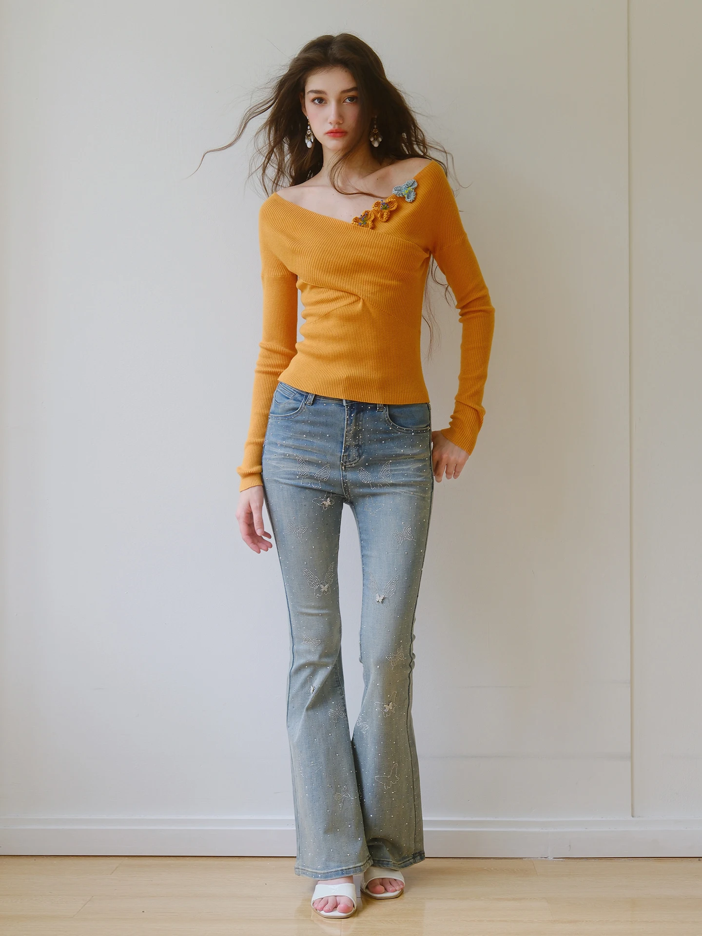 Faionable Knitted Slim Fit Top with Embellied Flower Design One oulder Large Collar Peter Pan Uncle's Color Blo Game
Faionable Knitted Slim Fit Top with Embellied Flower Design One oulder Large Collar Peter Pan Uncle's Color Blo Game