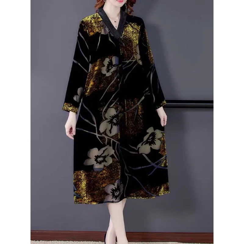 2023 New Fashion Golden Velvet Dress Women's Autumn Versatile V-neck Long Sleeve Loose Fit Holiday Party Dress Vestidos
2023 New Fashion Golden Velvet Dress Women's Autumn Versatile V-neck Long Sleeve Loose Fit Holiday Party Dress Vestidos