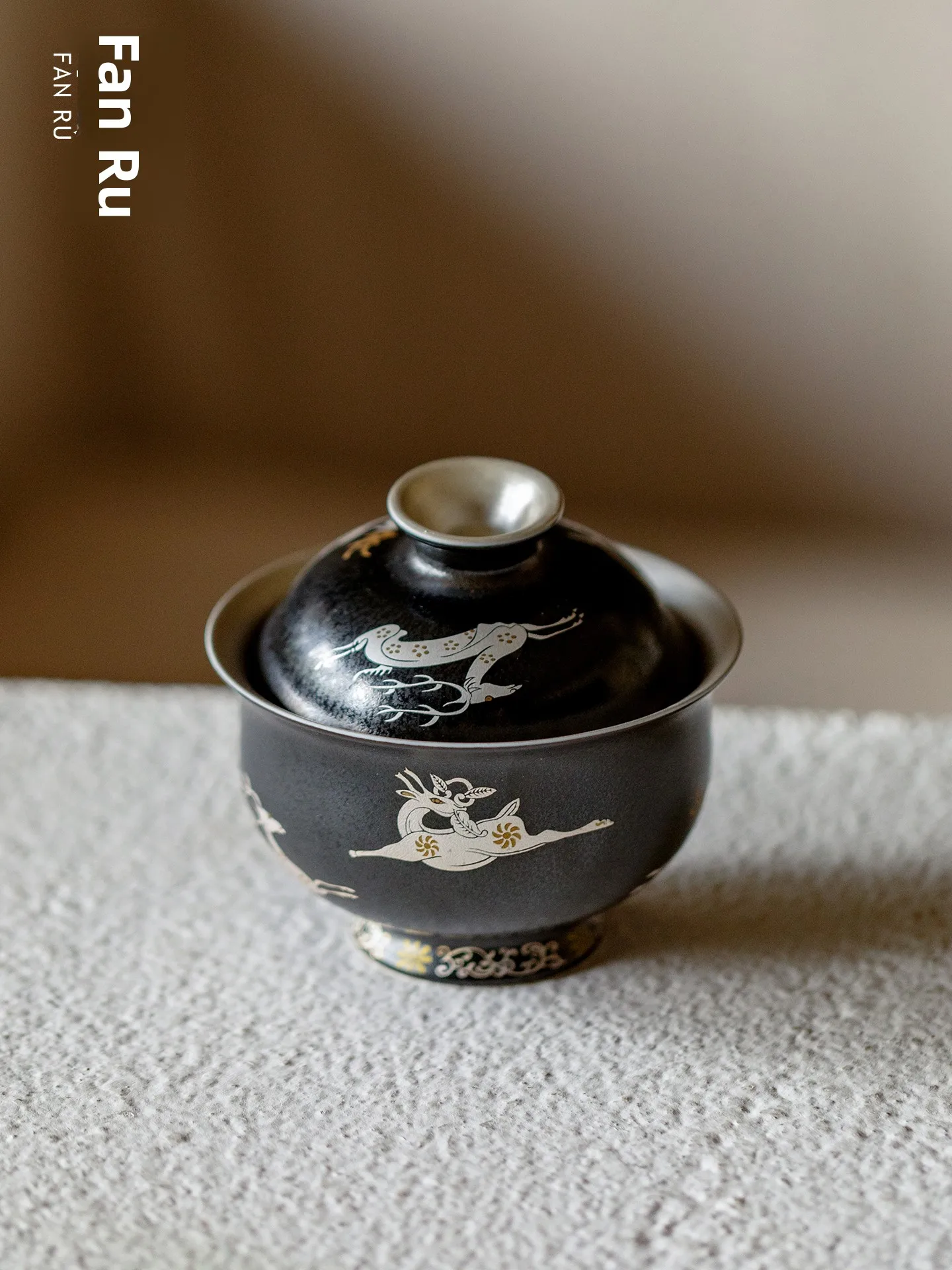 Fanyu High-End Ceramic Tea Set Handmade Silver Plated Chinese Style Tea Bowl Gongfu Tea Utensils Respecting Tea Bowl
Fanyu High-End Ceramic Tea Set Handmade Silver Plated Chinese Style Tea Bowl Gongfu Tea Utensils Respecting Tea Bowl