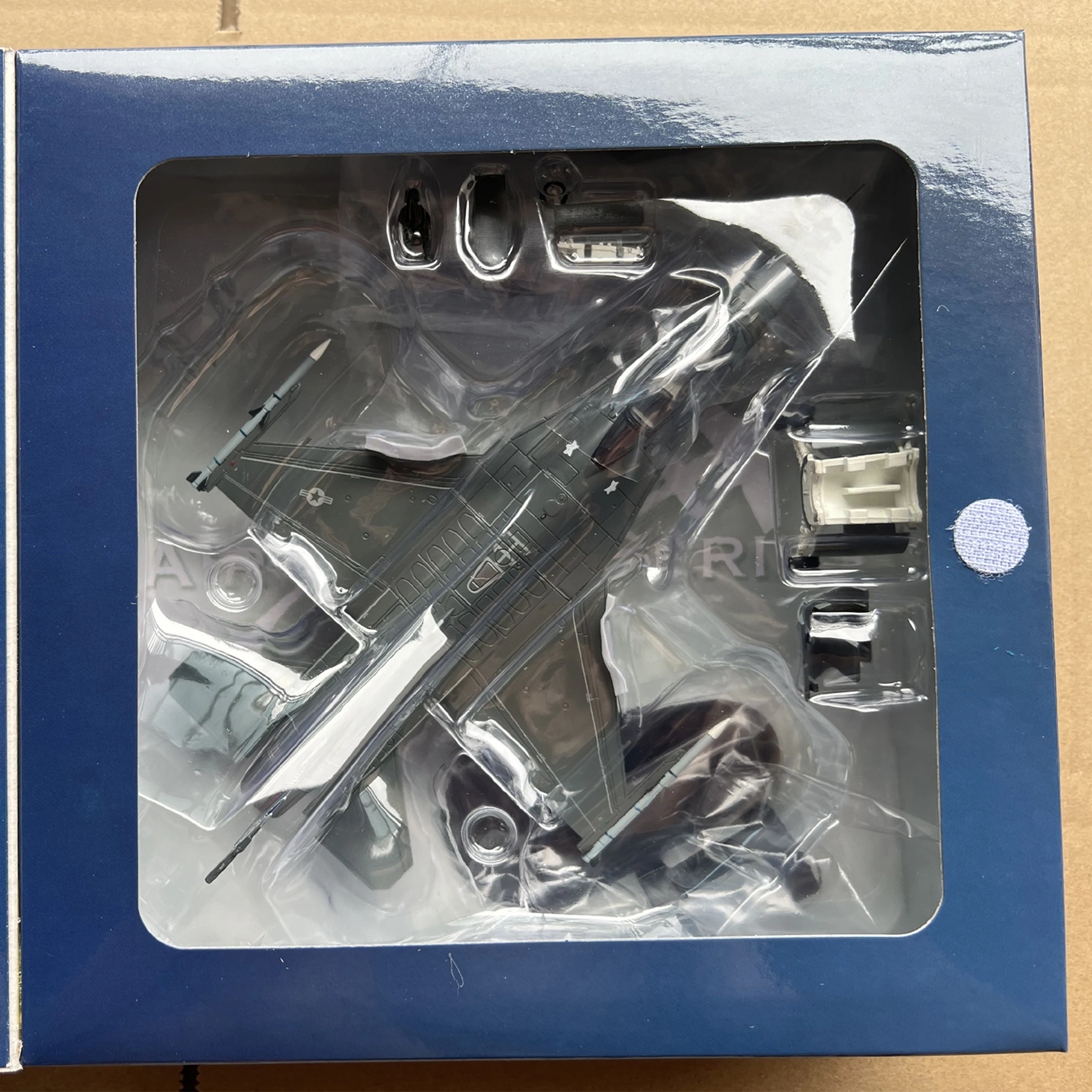 HA38034 1/72 US F-16C F16 fighter model 169th FW alloy finished model
HA38034 1/72 US F-16C F16 fighter model 169th FW alloy finished model