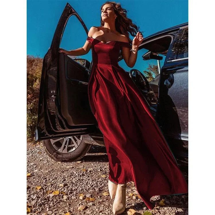 European and American new women's clothing.. The same women's V-neck solid color long retro dress dress
European and American new women's clothing.. The same women's V-neck solid color long retro dress dress