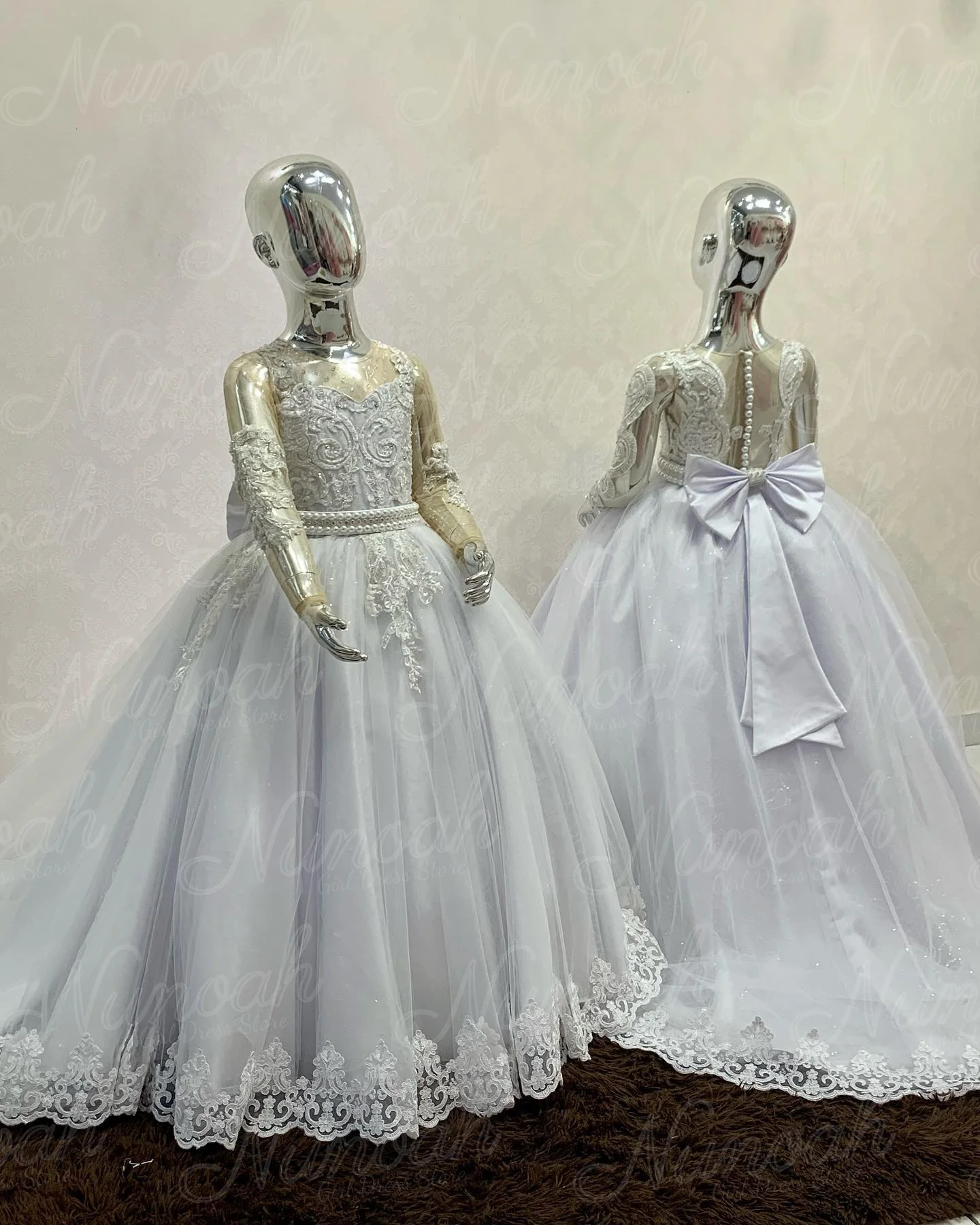 White Flower Girl Dresses for Wedding with Bow Lace Appliques Girl Birthday Gown for Photoshoot First Communion Gowns Customized
White Flower Girl Dresses for Wedding with Bow Lace Appliques Girl Birthday Gown for Photoshoot First Communion Gowns Customized