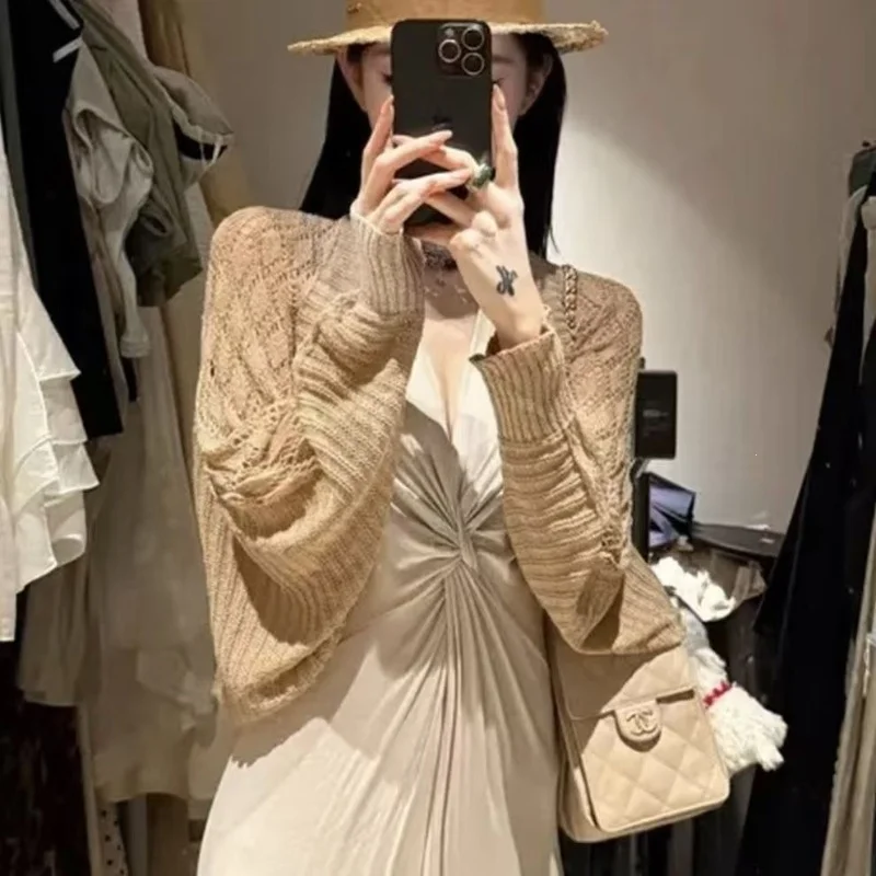Summer New Hollow Ice Silk Knitted Sunscreen Shawl Women's Fashion Versatile Long Sleeve Thin Solid Color Air Conditioning Cloak
Summer New Hollow Ice Silk Knitted Sunscreen Shawl Women's Fashion Versatile Long Sleeve Thin Solid Color Air Conditioning Cloak