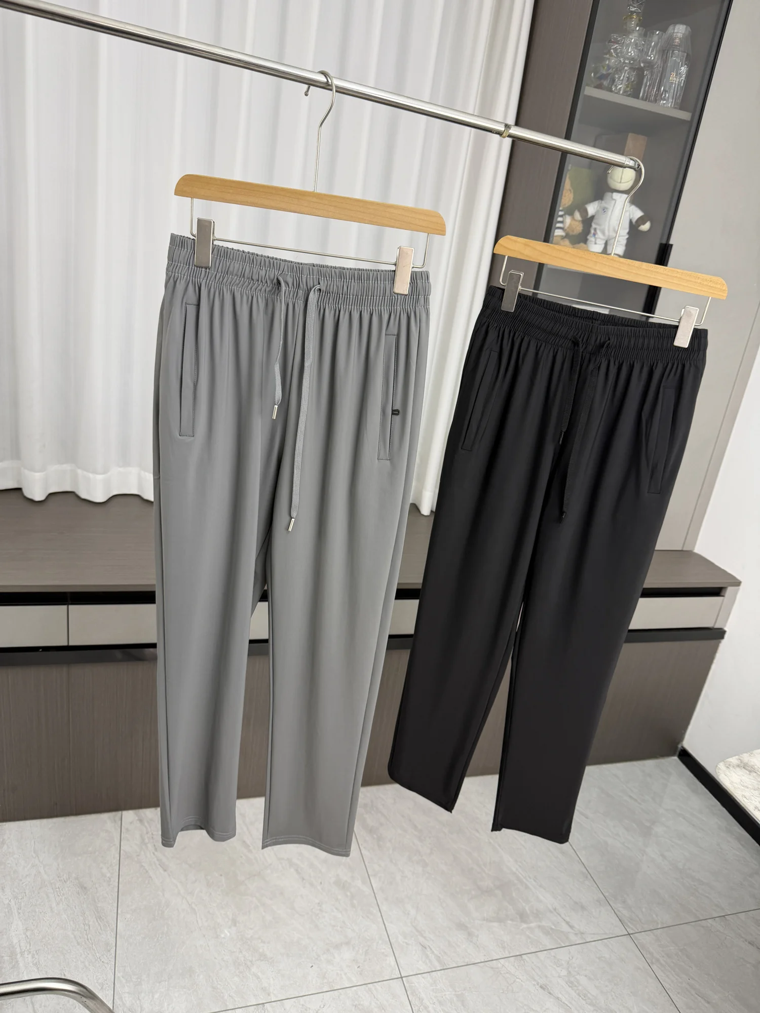 Ice Sensation Technology Fabric Comfortable Four Sided Elastic Waist Summer Casual Pants Loose Fit Breathable Straight Leg
Ice Sensation Technology Fabric Comfortable Four Sided Elastic Waist Summer Casual Pants Loose Fit Breathable Straight Leg
