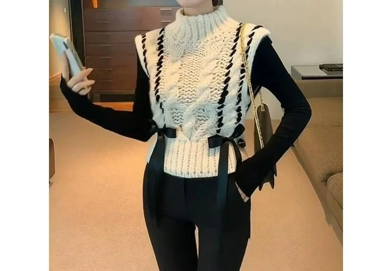 Vest 2026 New Popular Temperament Stacked White Knitted Vest
Vest 2026 New Popular Temperament Stacked White Knitted Vest