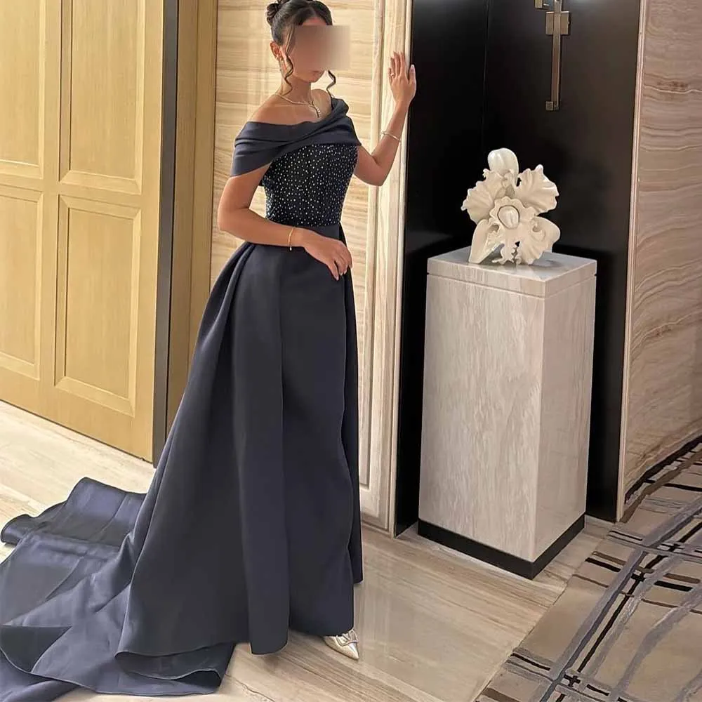 Classy Sorority Formal Dresses Satin Column Celebrity Dress Navy Blue Off-the-shoulder Rhinestones Pleat Tailing Prom Dresses
Classy Sorority Formal Dresses Satin Column Celebrity Dress Navy Blue Off-the-shoulder Rhinestones Pleat Tailing Prom Dresses