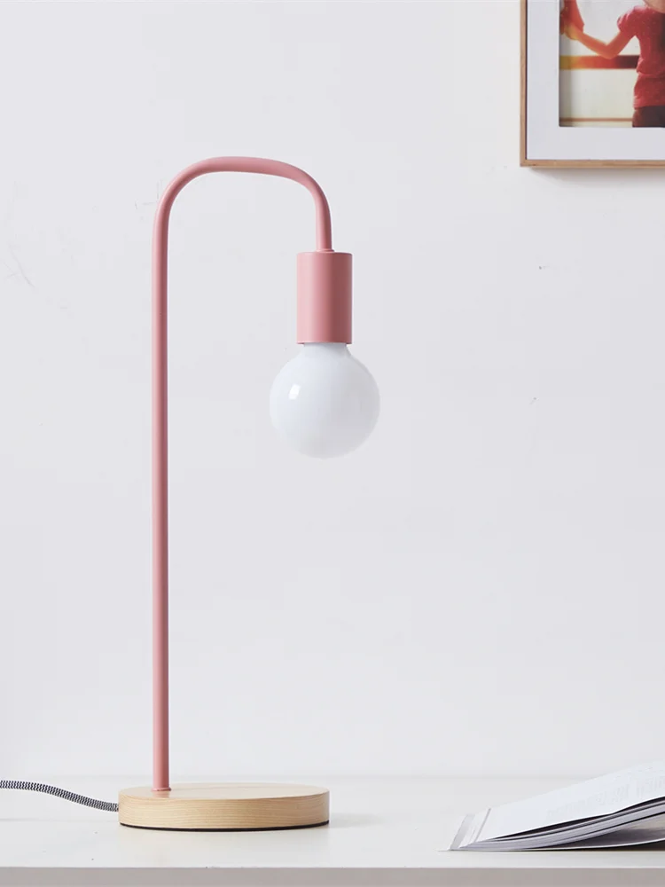 Europe Cozy Modern Nordic Table Lights Modern Bedroom Bedside Decoration Solid Wood Touch LED Small Night Desk Lamp Living Room
Europe Cozy Modern Nordic Table Lights Modern Bedroom Bedside Decoration Solid Wood Touch LED Small Night Desk Lamp Living Room