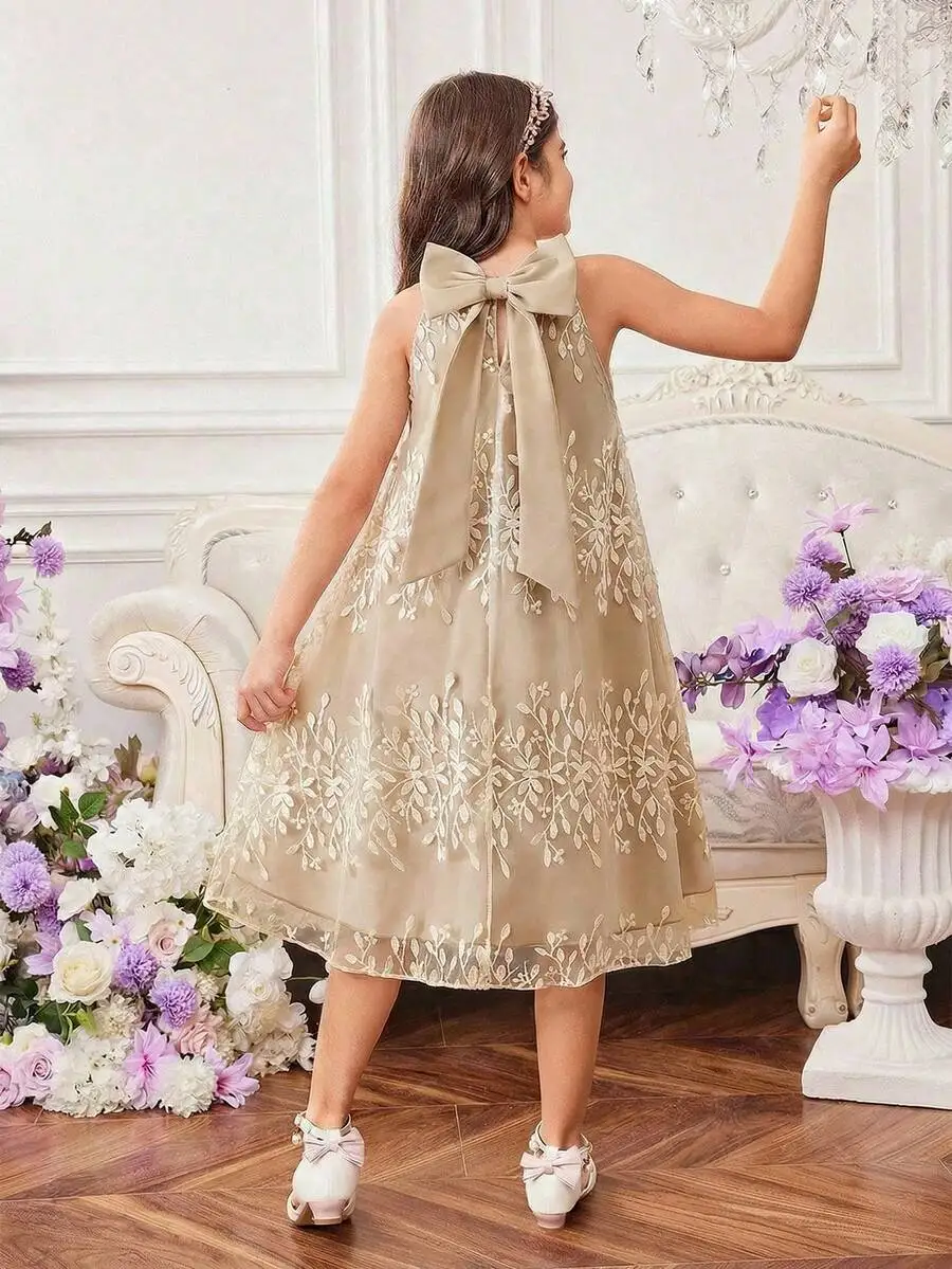 Elegant Apricot A-Line Halter Evening Dress With Bow And Floral Embroidery
Elegant Apricot A-Line Halter Evening Dress With Bow And Floral Embroidery