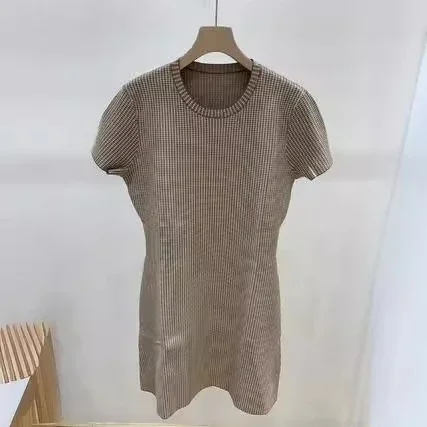 2024 new women's clothing round neck dress plaid contrast color short sleeve slim fit elegant ladies mini dress
2024 new women's clothing round neck dress plaid contrast color short sleeve slim fit elegant ladies mini dress