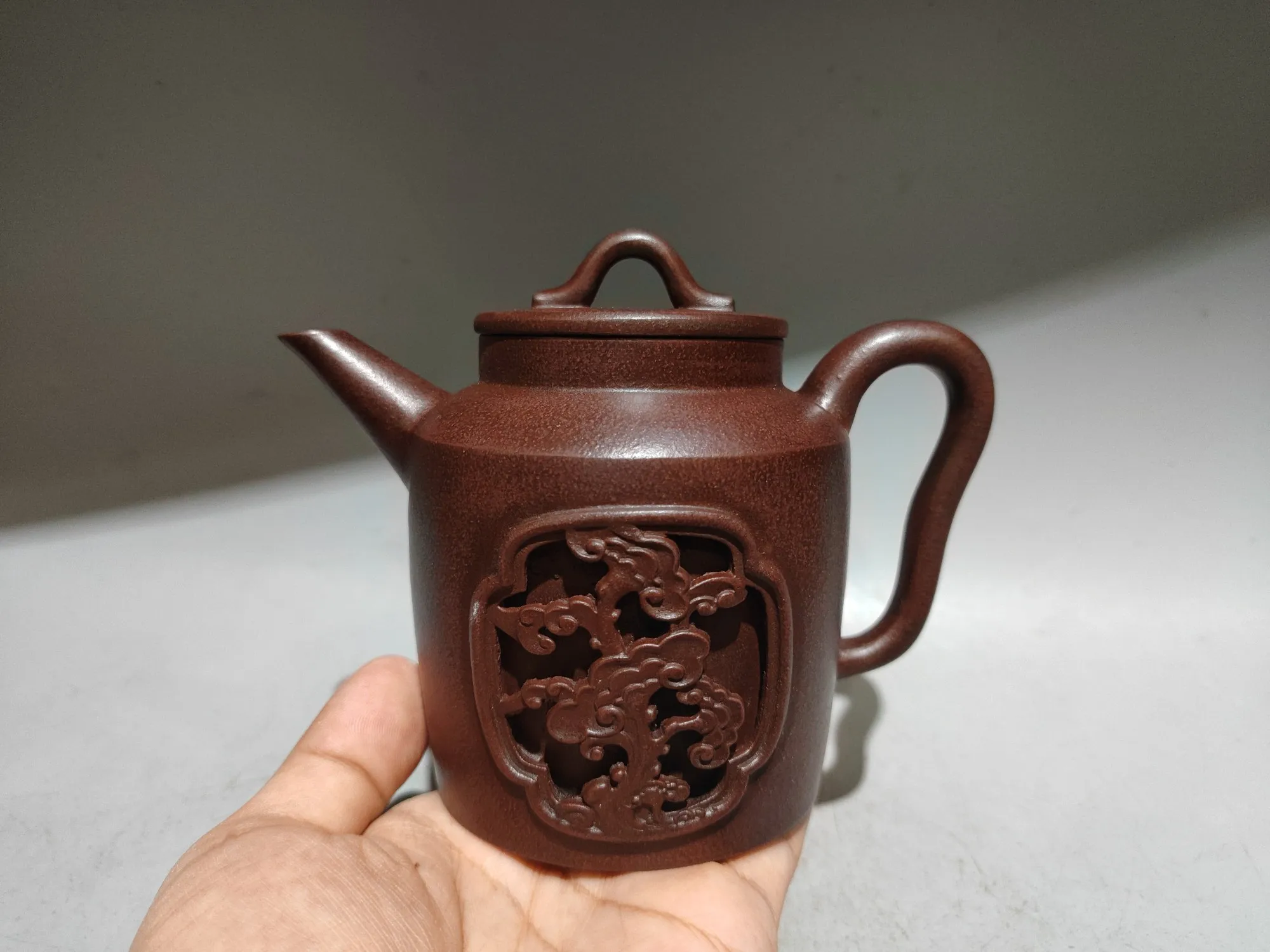 6"Chinese Yixing Purple Clay Teapot hhollow out Lucky Tree Pine and Cypress Pattern pot Kettle Teapot Amass wealth Ornaments
6"Chinese Yixing Purple Clay Teapot hhollow out Lucky Tree Pine and Cypress Pattern pot Kettle Teapot Amass wealth Ornaments