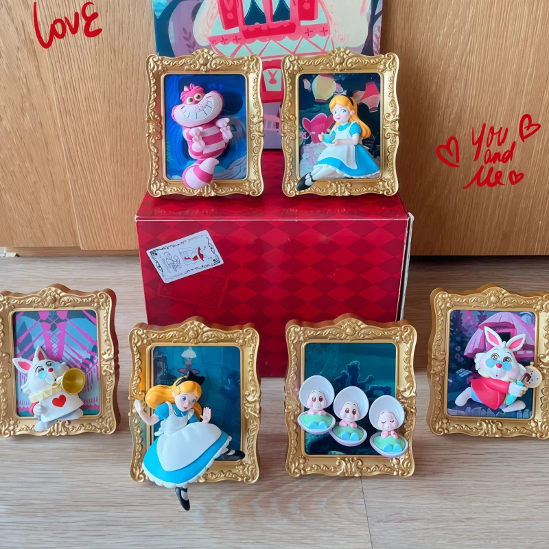 Disney Алиса в стране чудес, серия художественного музея, слепая коробка, изысканное украшение для рабочего стола, изысканная модель игрушки, милый подарок на день рождения для девочек
Disney Алиса в стране чудес, серия художественного музея, слепая коробка, изысканное украшение для рабочего стола, изысканная модель игрушки, милый подарок на день рождения для девочек