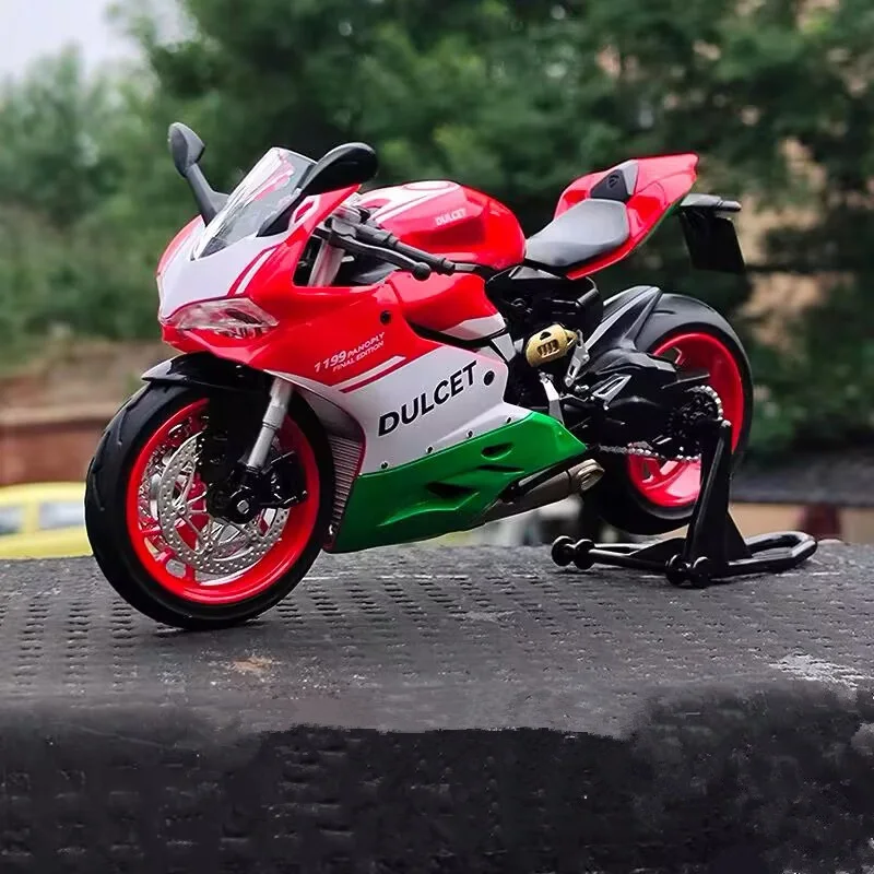 1:9 1199 Panigale Alloy Sports Motorcycle Model Diecasts Metal Street Racing Motorcycle Model Sound and Light Childrens Toy Gift
1:9 1199 Panigale Alloy Sports Motorcycle Model Diecasts Metal Street Racing Motorcycle Model Sound and Light Childrens Toy Gift