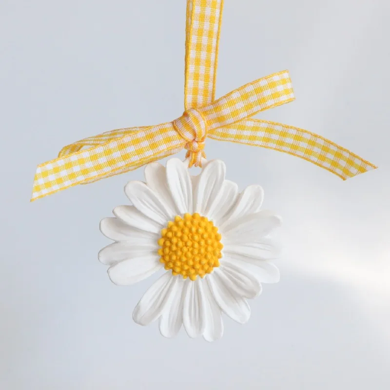 Elegant Daisy Chamomile Car Hanging Aromatherapy Plaster Wedding Gift Home Fragrance Sachet
Elegant Daisy Chamomile Car Hanging Aromatherapy Plaster Wedding Gift Home Fragrance Sachet