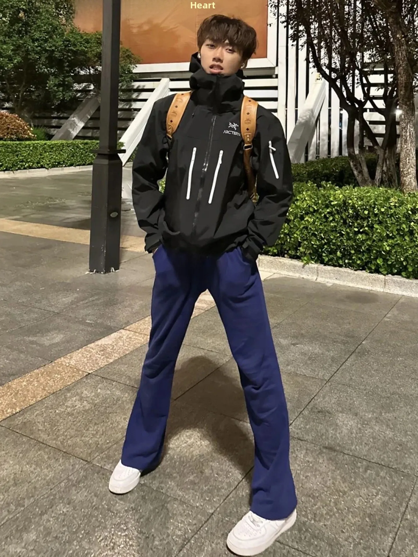 Прямые спортивные повседневные брюки с арабской вышивкой на подкладке Fce, спортивные повседневные брюки для мужчин, зимние удобные свободные брюки
Прямые спортивные повседневные брюки с арабской вышивкой на подкладке Fce, спортивные повседневные брюки для мужчин, зимние удобные свободные брюки