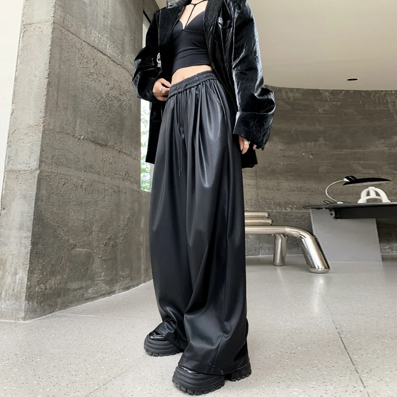 wide leg leather pants for women in autumn and winter, loose and spicy, matte protein leather PU casual floor pants for girls
wide leg leather pants for women in autumn and winter, loose and spicy, matte protein leather PU casual floor pants for girls