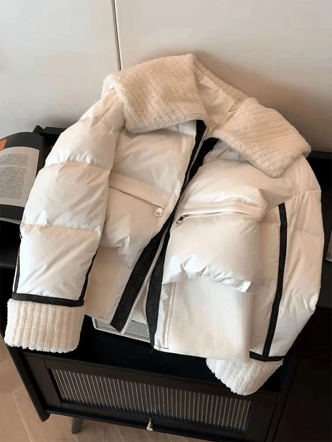 Теплая бежевая хлопковая верхняя одежда Jaet ort, женское зимнее пальто большого размера, модное пальто с хлебом, корейское свободное длинное пальто на молнии све
Теплая бежевая хлопковая верхняя одежда Jaet ort, женское зимнее пальто большого размера, модное пальто с хлебом, корейское свободное длинное пальто на молнии све