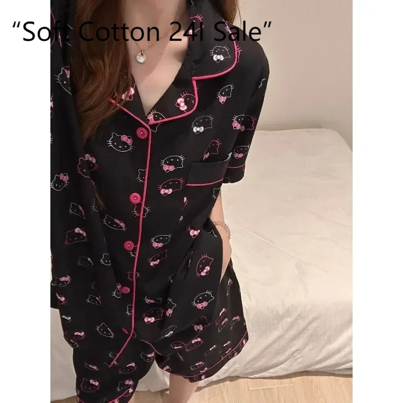 Summer new black lapel cute cartoon HelloKitty cat pajamas women's short-sleeved shorts homewear set can be worn outside
Summer new black lapel cute cartoon HelloKitty cat pajamas women's short-sleeved shorts homewear set can be worn outside