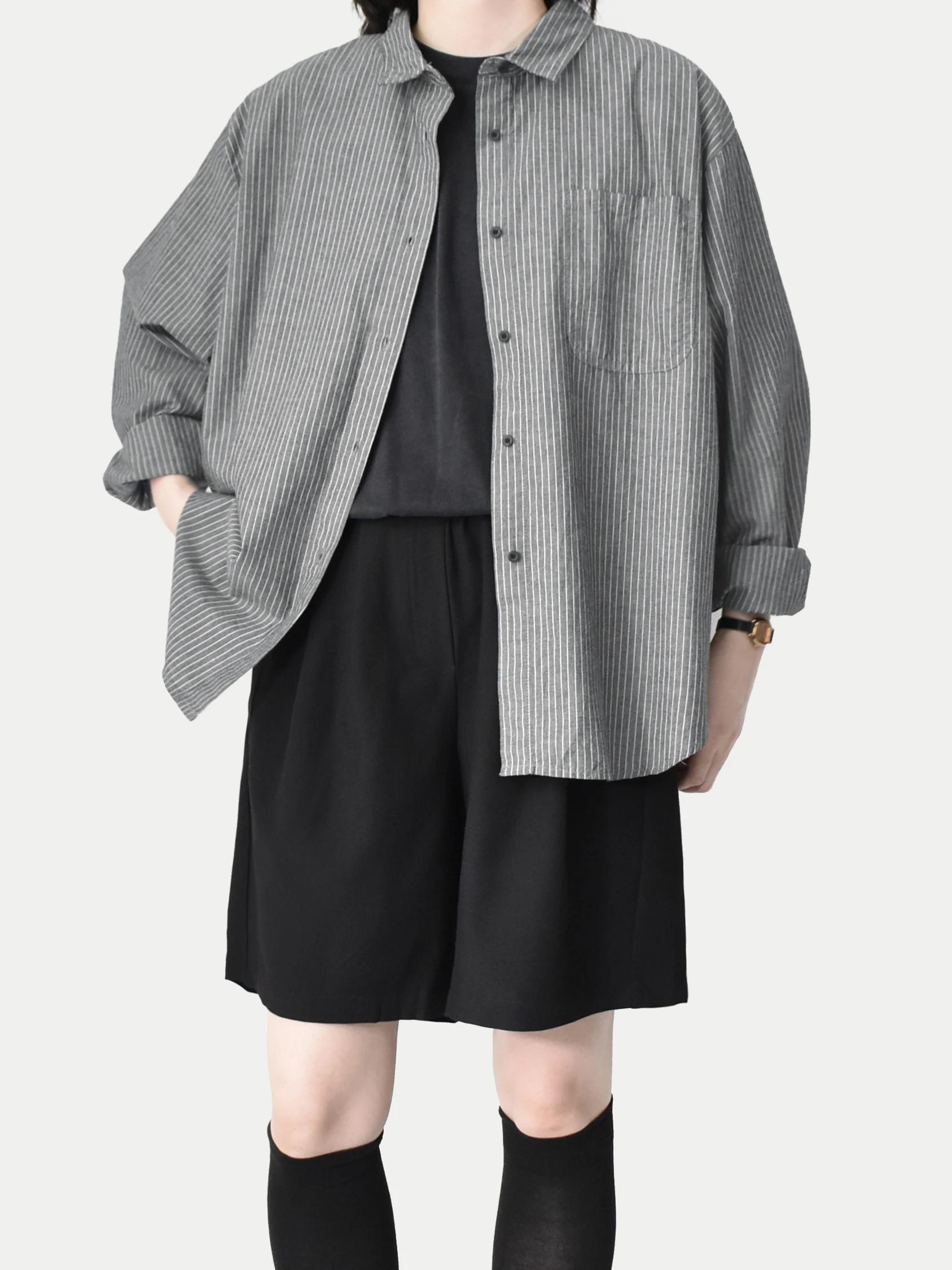 ay-Bla Vertical Striped Loose Casual Long Sve irt Autumn Winter Turn-down Collar Versatile Commute Retro Quiet irt
ay-Bla Vertical Striped Loose Casual Long Sve irt Autumn Winter Turn-down Collar Versatile Commute Retro Quiet irt