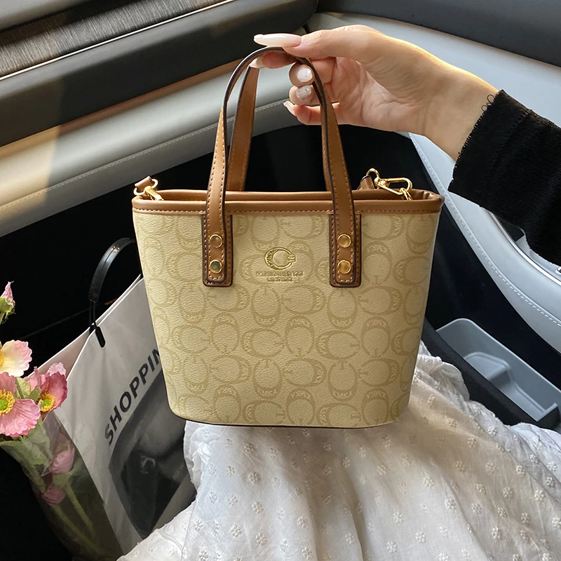 Unique French Style Ladies Bag - 2025 New High-End Light Luxury Fashionable Shoulder Bag
Unique French Style Ladies Bag - 2025 New High-End Light Luxury Fashionable Shoulder Bag