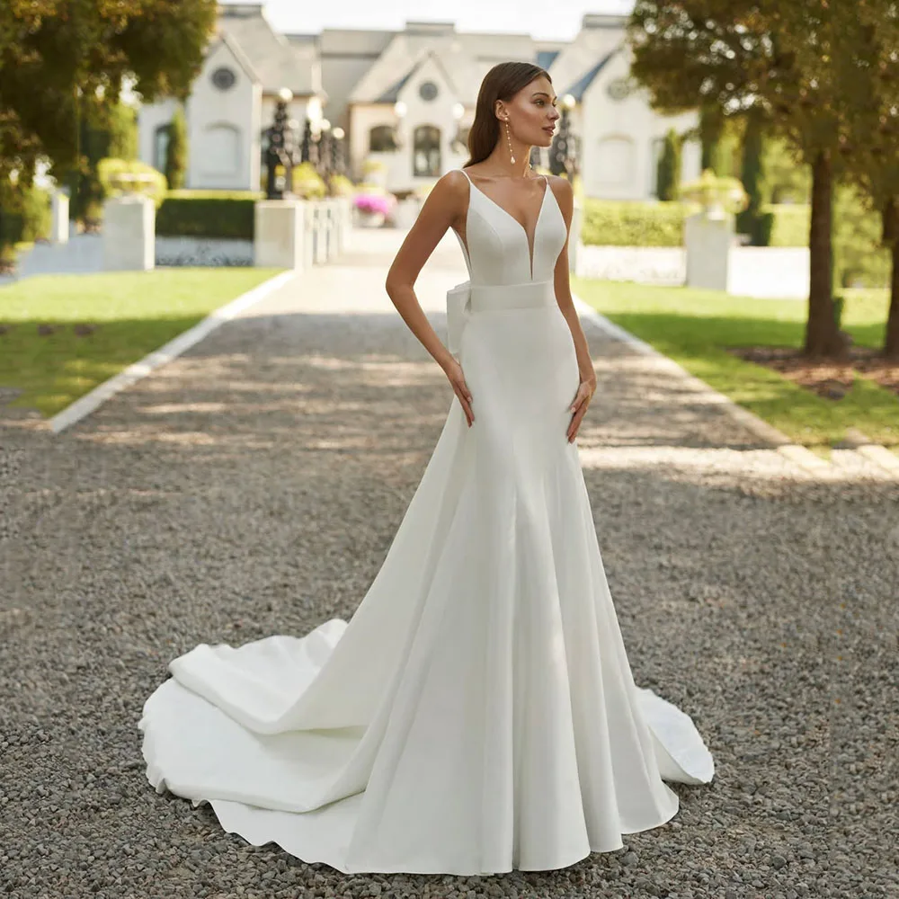 Customized Elegant A Line Wedding Dresses Bride 2025 Satin V Neck Backless Big Bow Court Train Bride Gown Classic Bridal Dress
Customized Elegant A Line Wedding Dresses Bride 2025 Satin V Neck Backless Big Bow Court Train Bride Gown Classic Bridal Dress