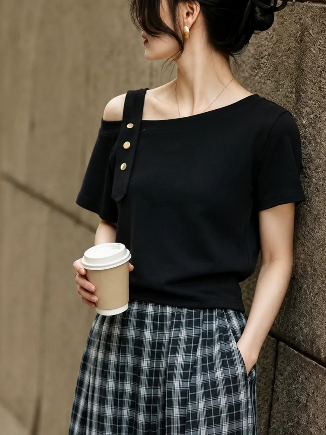 Laid-back Style Casual Versatile Slimming Short Sleeve T-shirt Shoulder-baring Top Fashionable Design Korean Straight-cut Sil...
Laid-back Style Casual Versatile Slimming Short Sleeve T-shirt Shoulder-baring Top Fashionable Design Korean Straight-cut Sil...
