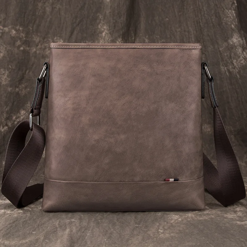 Genuine leather single shoulder retro trendy vertical business casual men's messenger bag cowhide backpack fashionable simple ve
Genuine leather single shoulder retro trendy vertical business casual men's messenger bag cowhide backpack fashionable simple ve