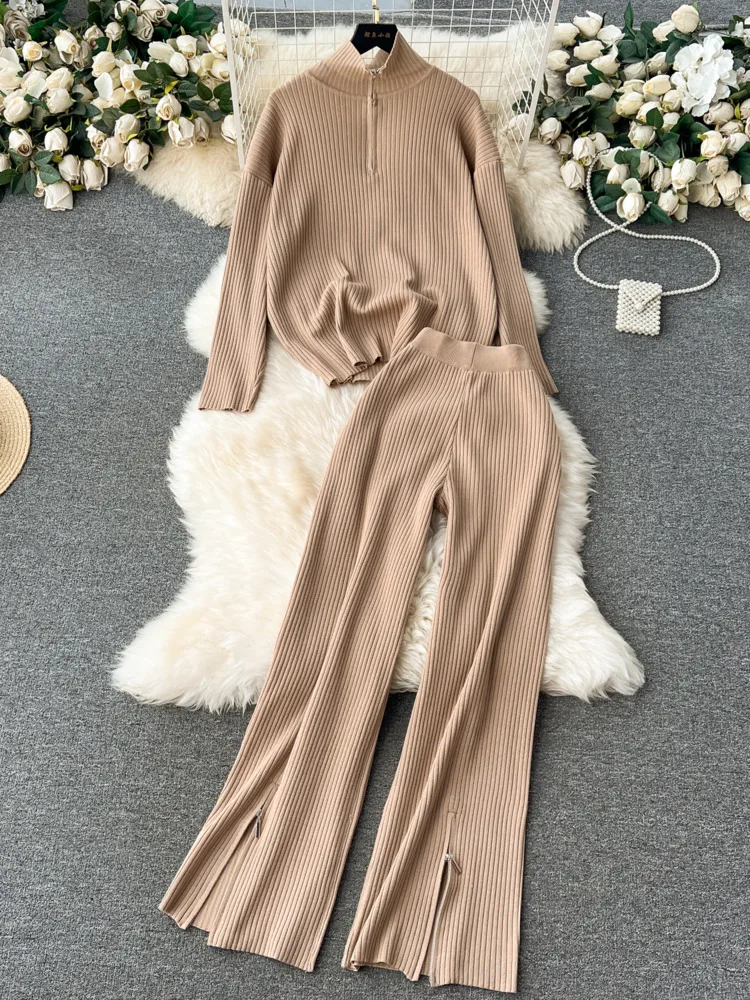 Fashion Knitted Set Tracksuits Long Sleeved Standing Neck Loose Knitted Sweater + Split Wide Leg Pants Suits Casual 2 Piece Set
Fashion Knitted Set Tracksuits Long Sleeved Standing Neck Loose Knitted Sweater + Split Wide Leg Pants Suits Casual 2 Piece Set
