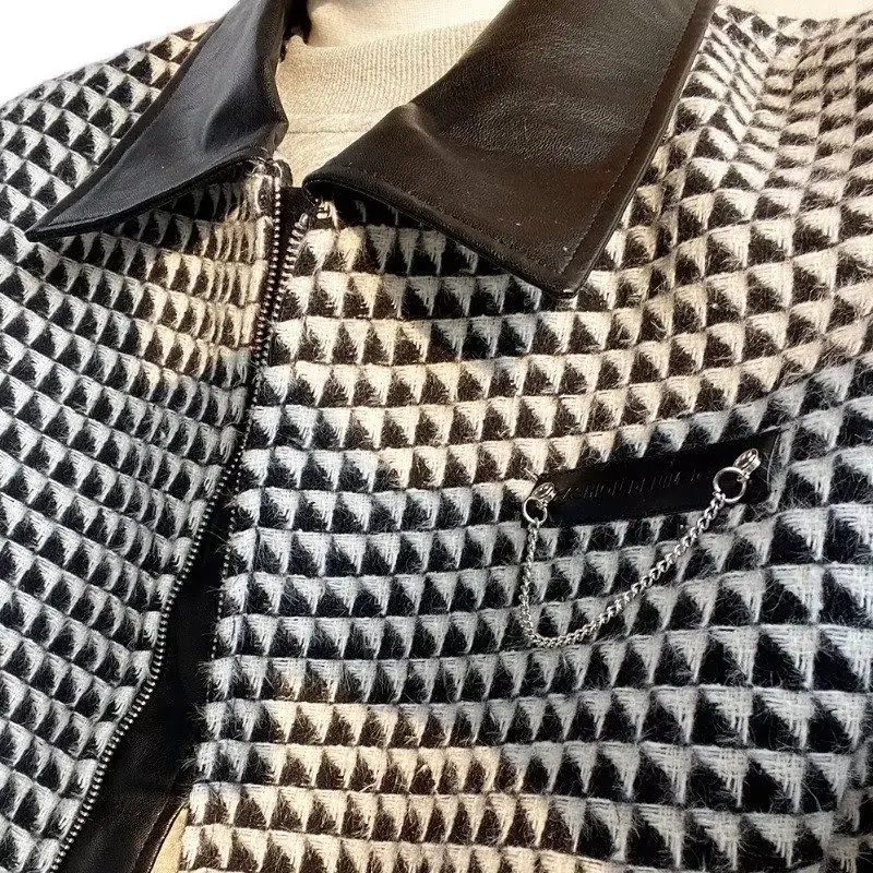 Зимняя мужская свободная хлопковая куртка с ромбовидным узором, корейская лоскутная кожаная модная верхняя одежда, пальто
Зимняя мужская свободная хлопковая куртка с ромбовидным узором, корейская лоскутная кожаная модная верхняя одежда, пальто