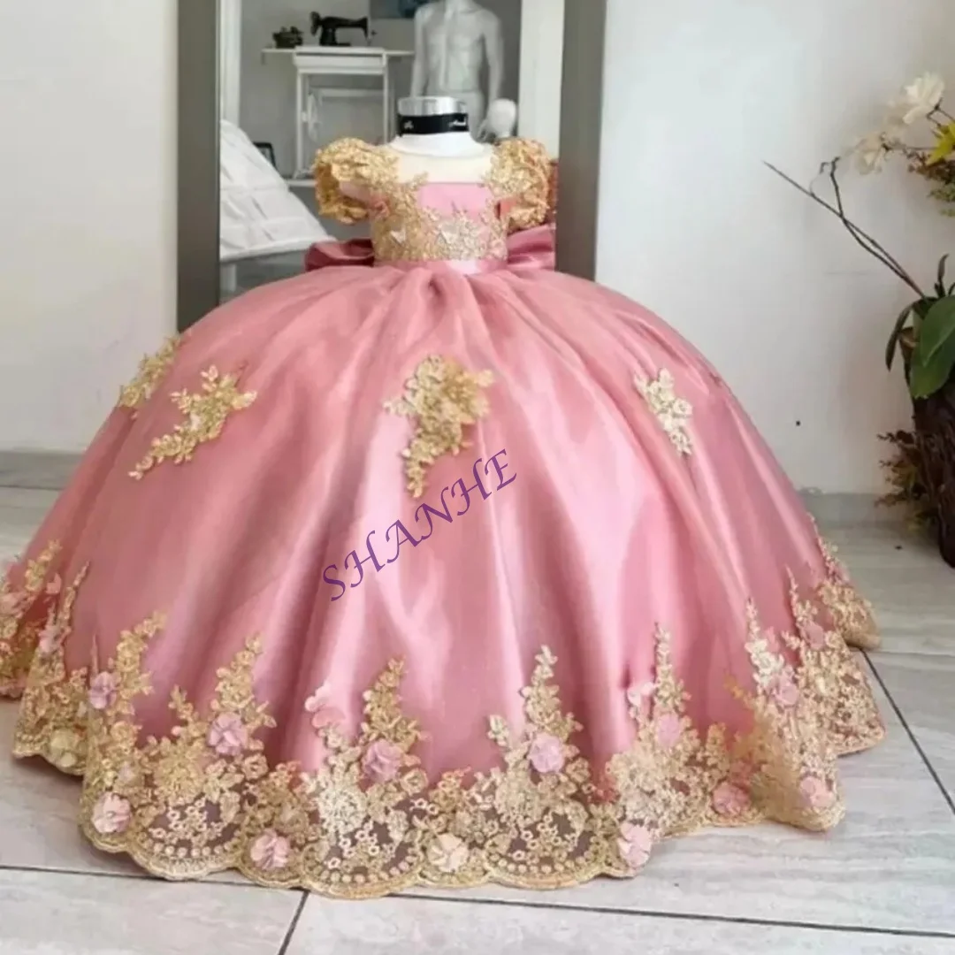 Customized Beautiful Flower Girl Dress with Short Sleeves Bow Gold Lace for Children's First Communion Parties And Weddings
Customized Beautiful Flower Girl Dress with Short Sleeves Bow Gold Lace for Children's First Communion Parties And Weddings
