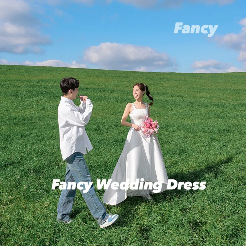 Fancy Simple A Line Wedding Dresses Korea Photo Shoot Soft Satin Sleeveless Evening Dresses Back Corset Customized
Fancy Simple A Line Wedding Dresses Korea Photo Shoot Soft Satin Sleeveless Evening Dresses Back Corset Customized