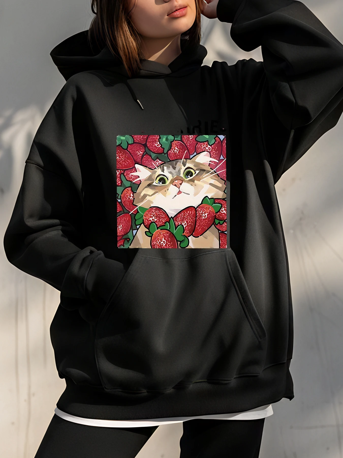 Толстовка с милым котом и клубничным принтом, женская повседневная уличная модная толстовка для девочек и подростков
Толстовка с милым котом и клубничным принтом, женская повседневная уличная модная толстовка для девочек и подростков
