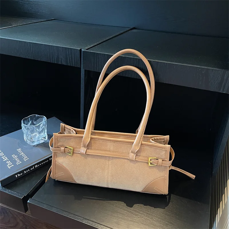 Модная сумка через плечо, винтажная ретро-сумка для хранения большой емкости для путешествий на открытом воздухе, простая и универсальная сумка с ручкой
Модная сумка через плечо, винтажная ретро-сумка для хранения большой емкости для путешествий на открытом воздухе, простая и универсальная сумка с ручкой