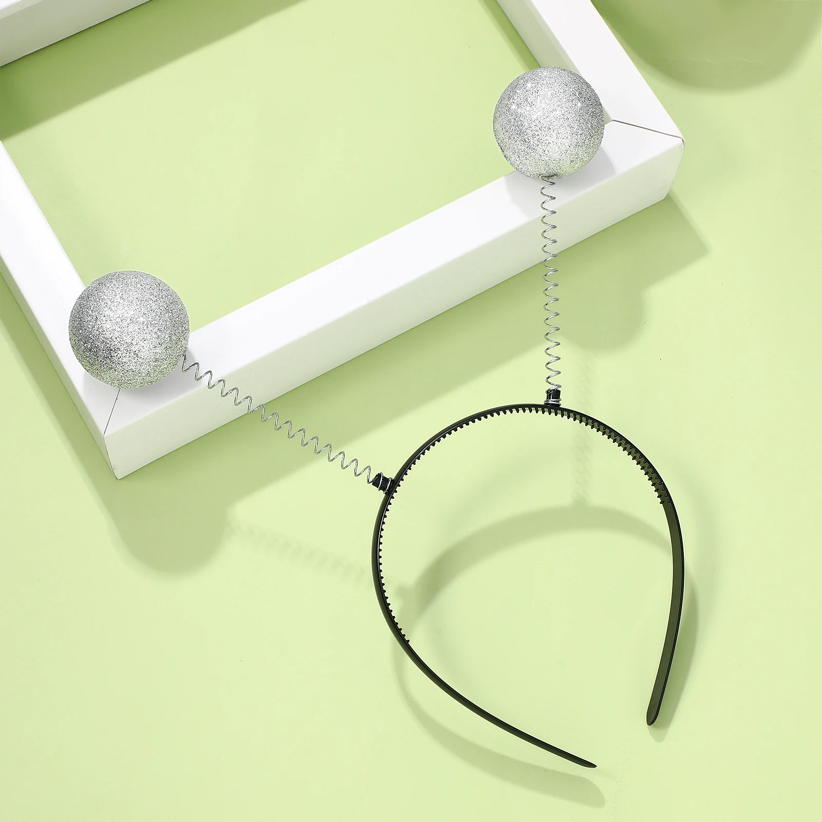 2 Pcs Antenna Headband Antenna Headband Adults Shiny Silver Balls Kids Adults Party Carnival Halloween Cosplay Stage
2 Pcs Antenna Headband Antenna Headband Adults Shiny Silver Balls Kids Adults Party Carnival Halloween Cosplay Stage
